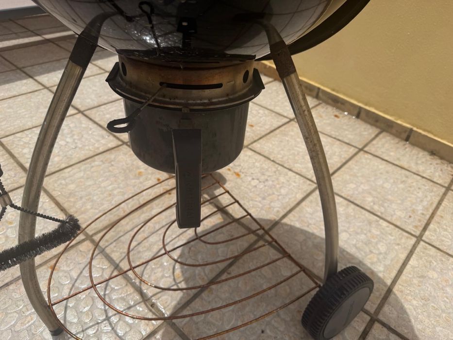 Barbecue a carvão com rodas 57 cm