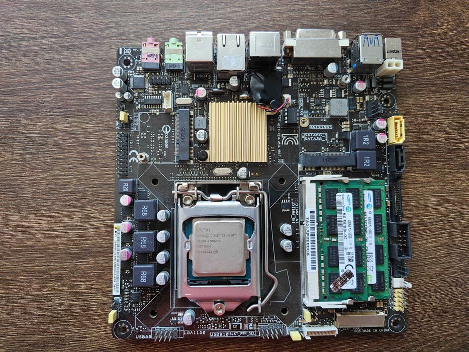 Asus H81T + 8GB RAM + i3-4130T 2.9GHZ 1xLAN USB 3.0 e-SATA HDMI SATA mSATA
