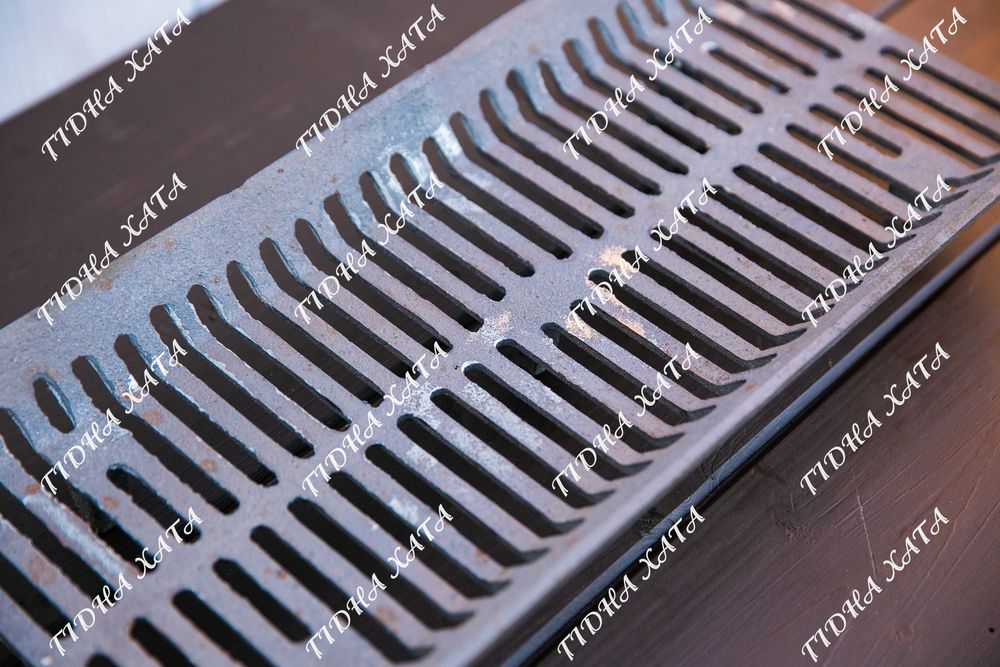 Чугунный колосник на ножках. Решетка для камина Чавунна решітка