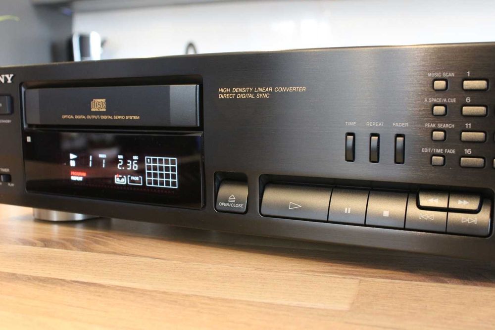 Odtwarzacz SONY CDP-711