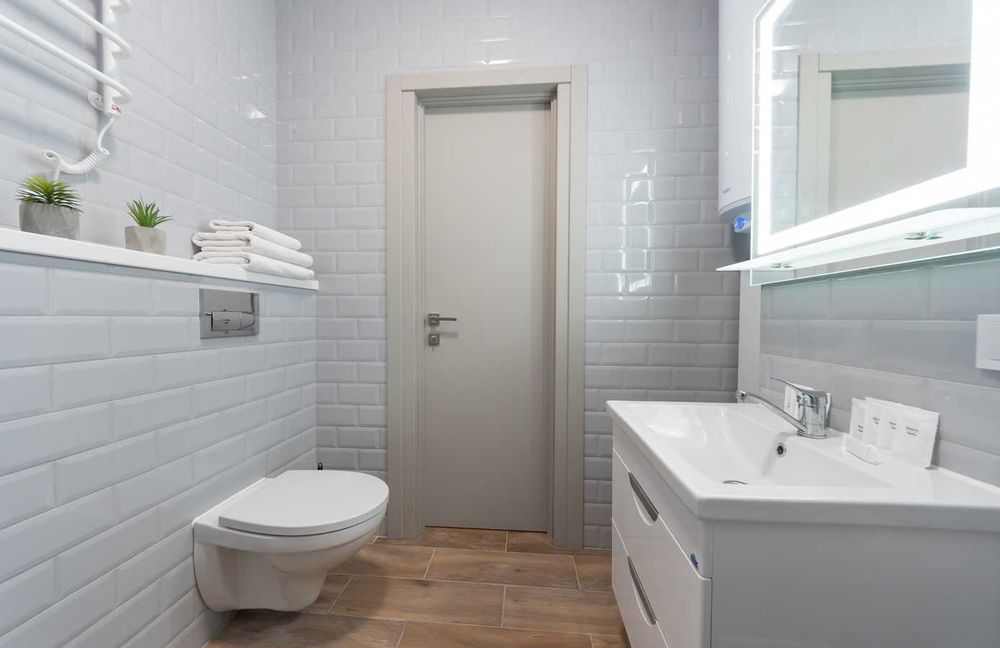 Оренда подобово - затишний смарт із ванною, біля метро. Світло 24/7.