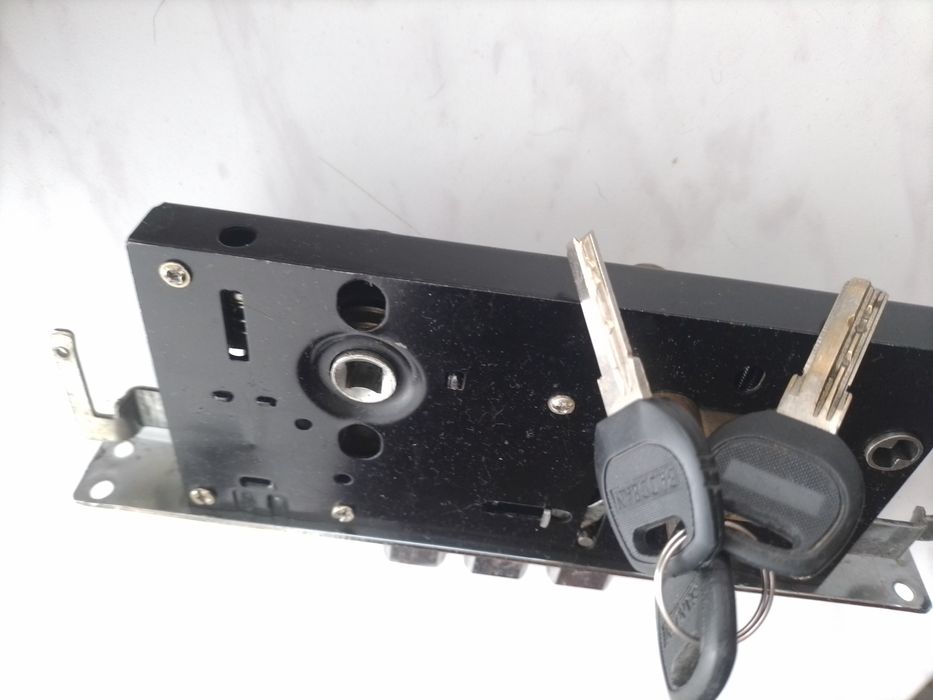 Дверной замок 570 грн.