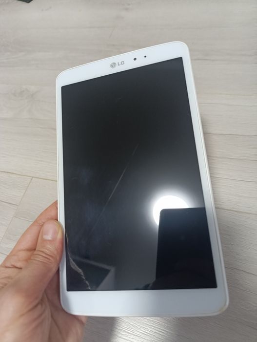 Планшет LG  V500