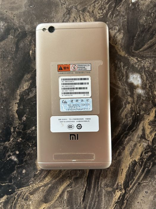 Xiaomi Redmi 4A хороший стан+ зарядка+чехол