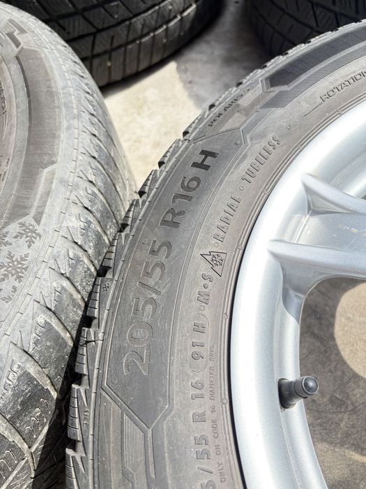 Продам титани з резиною 205/55/R16