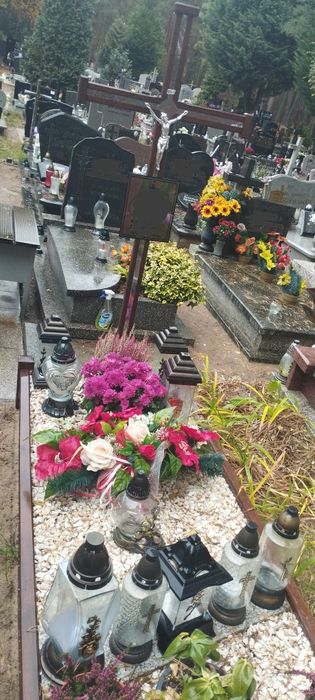 Obrzeże ,krzyż nagrobny ,obudowa grobu