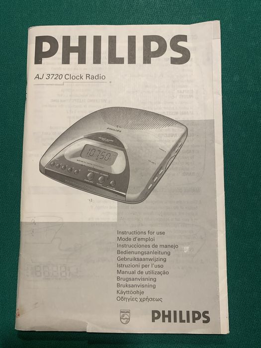 Radiobudzik philips AJ3720