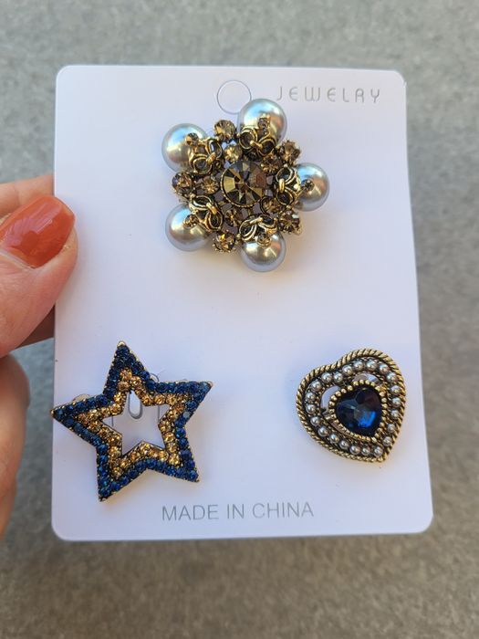 Zestaw  broszek świątecznych