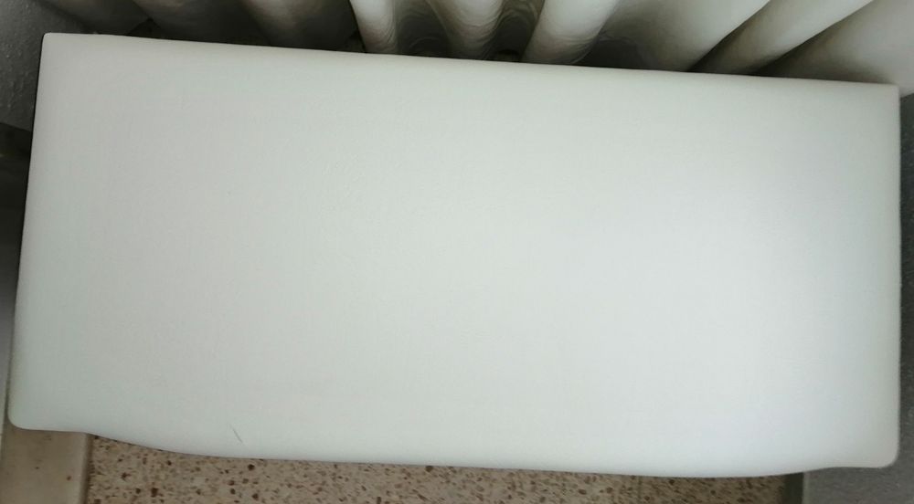 Arca/banqueta em madeira 0,97cm (compri.) x0,45 (largu.) x0,50 (altu.)