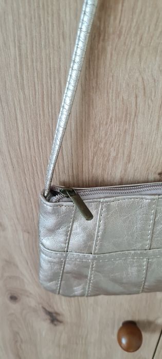 Mała złota torebka