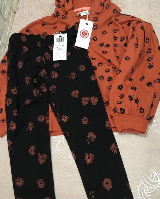 костюм  бренду Lincoln & sharks.