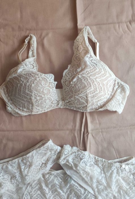 Intimissimi biustonosz 75B beż koronkowy stanik push-up ( & kuloty M )