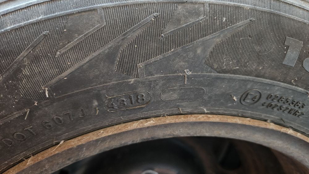 Колеса диски із зимньою гумою R14 185 65 від VW Passat B4 (штамповані)