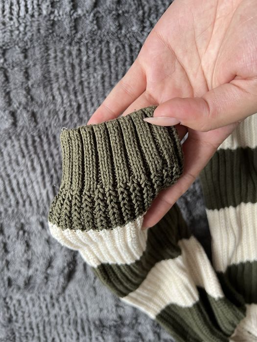 Вязаний теплий светер 128р