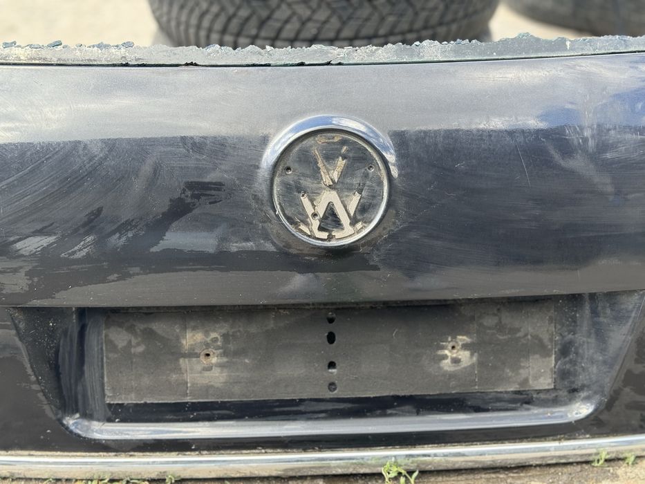 Ляда Passat B6 чорна кришка багажника універсал Lc9x Lo41 пассат б6