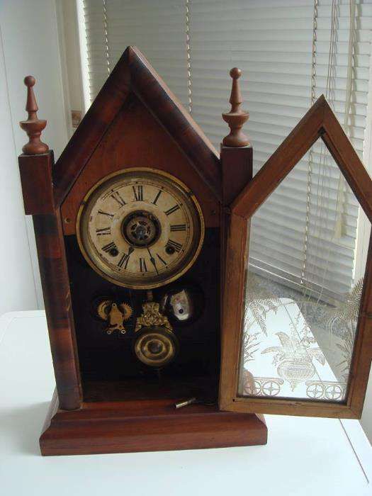 Relógio Capela Muito Antigo