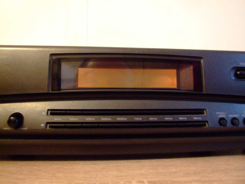 Universum EQ-4035 .