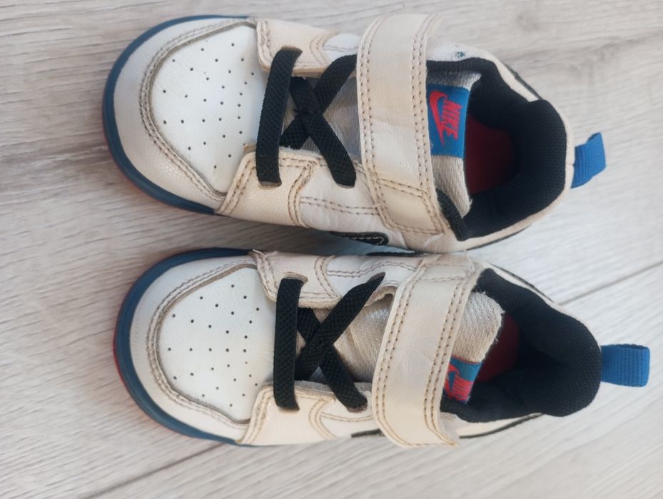 Дитячі кросівки фірми nike