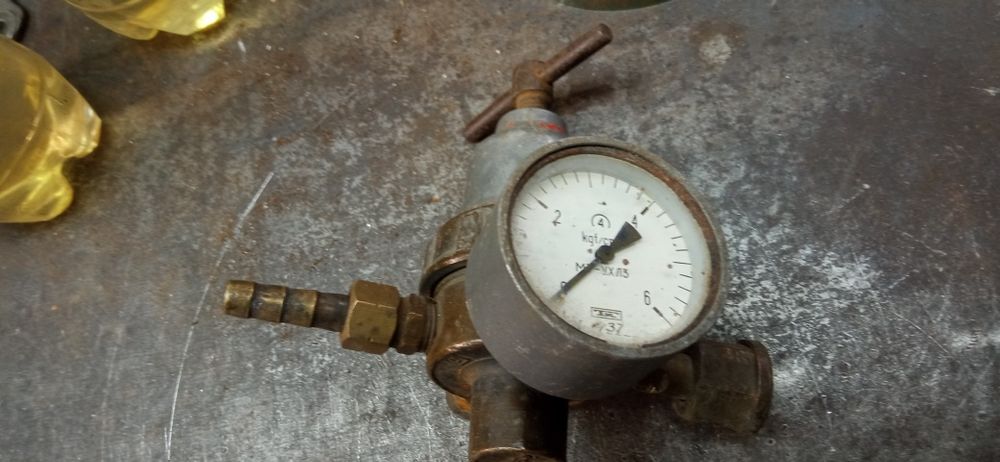 Редуктора газовий. Редуктор для пропана. Редуктор різака