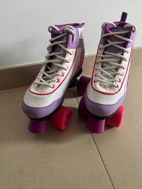 Patins Criança Roxos 4 Rodas, Protecoes e Capacete