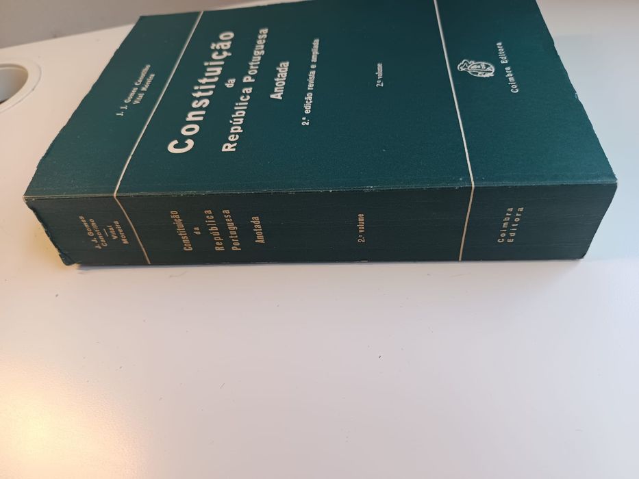 Constituição anotada e comentada