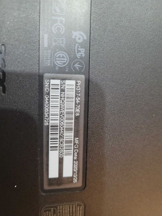 Acer Predator Helios 300 I7-10750H/RTX 2070 Max Q/16GB RAM/1TB SSD