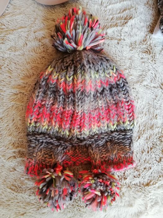 Gorro de lã com pom pom