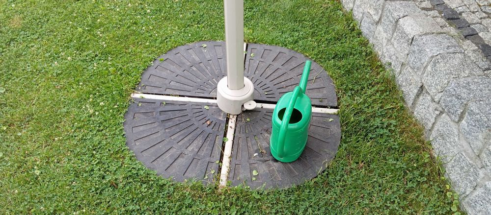 Parasol ogrodowy z regulowanym daszkiem 3m
