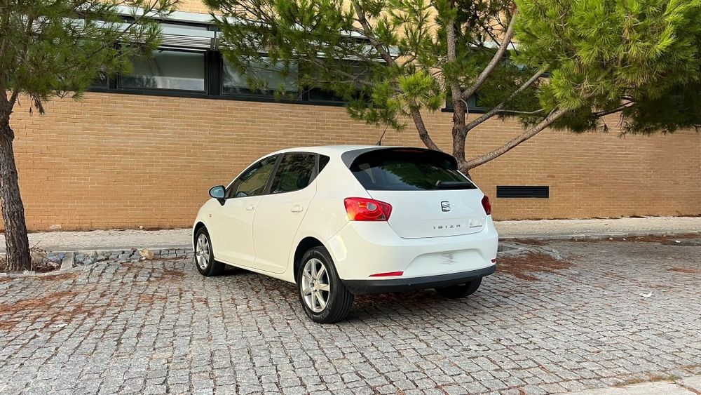 SEAT Ibiza 1.2 tdi — photo 4