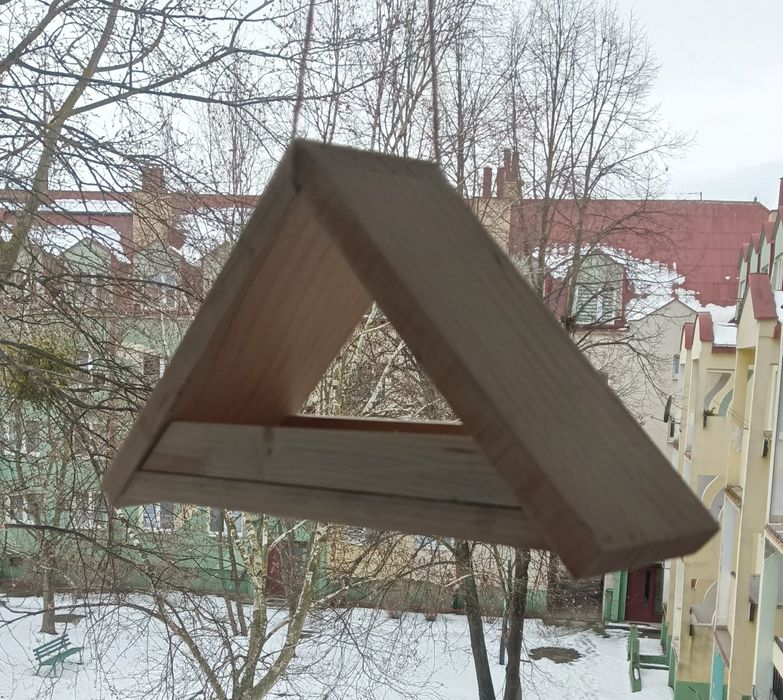 Drewniany karmnik dla ptaków -GRATIS