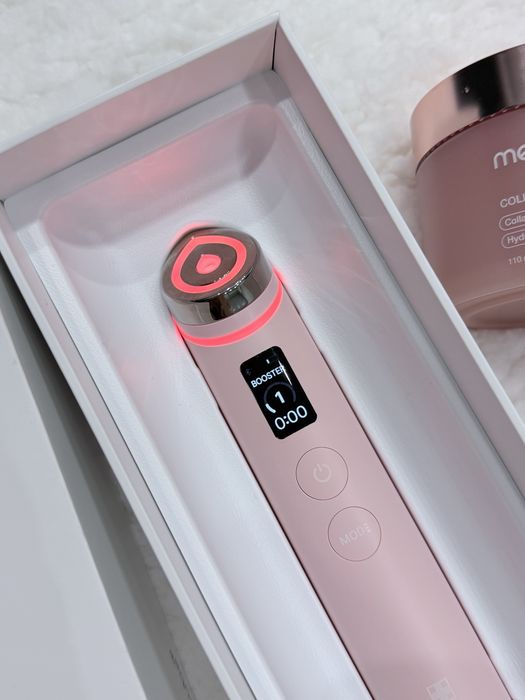 Устройство по уходу за лицом Medicube AGE-R Booster Pro (Pink)