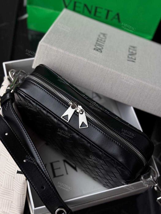 В наличии мужская сумка Bottega Vaneta черный цвет кожа Боттега Венета