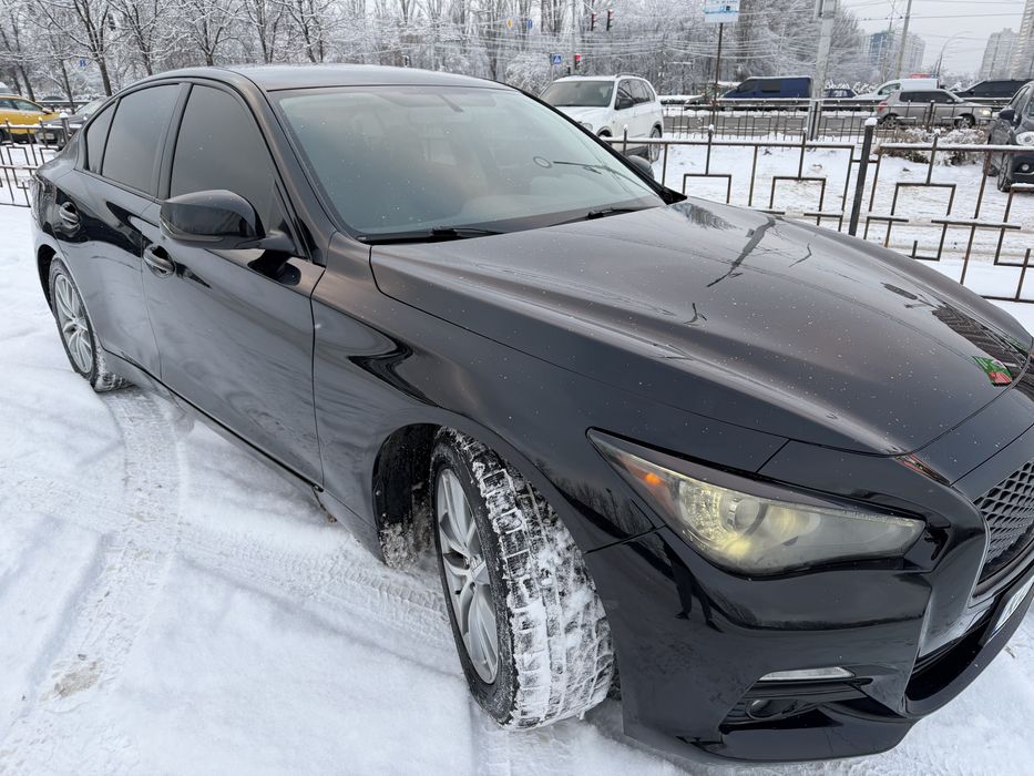 Продаю Инфинити Q50