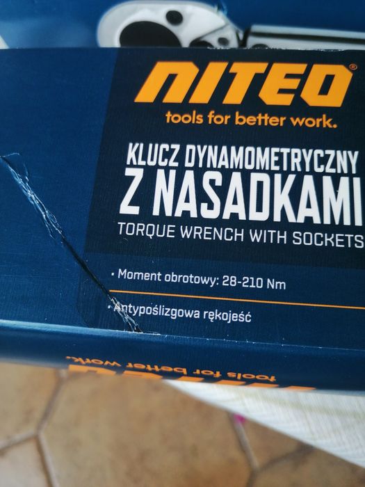 Klucz dynamometryczny.