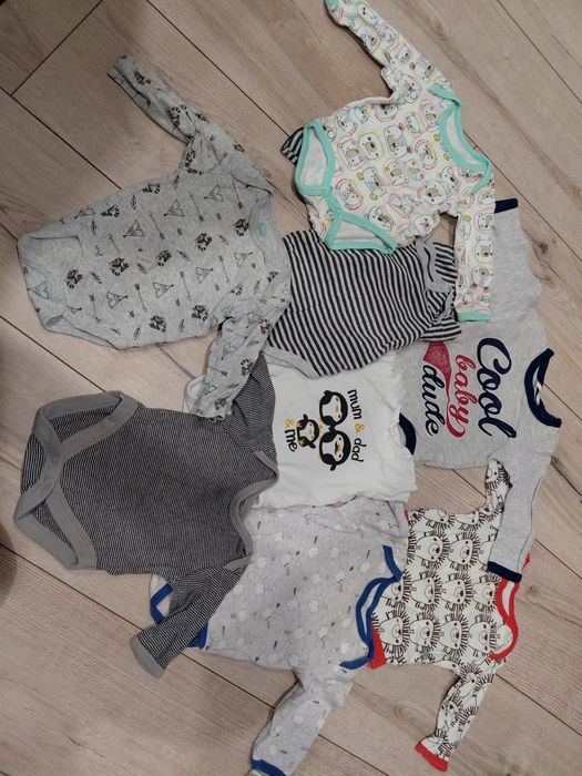 Sprzedam pakę ubran dla chłopca rozmiar 56/62