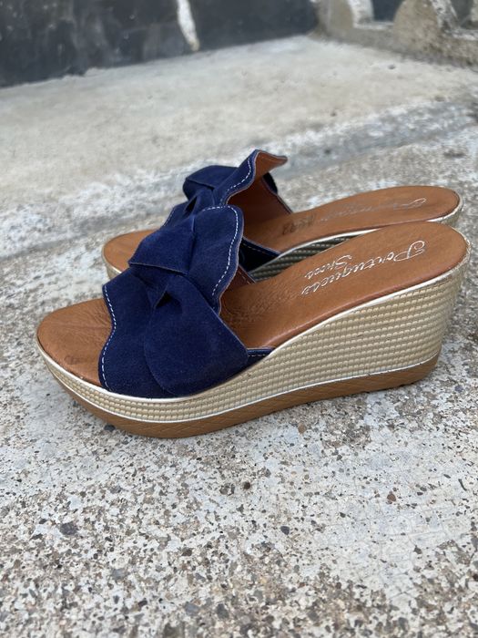 Sandálias de senhora novas