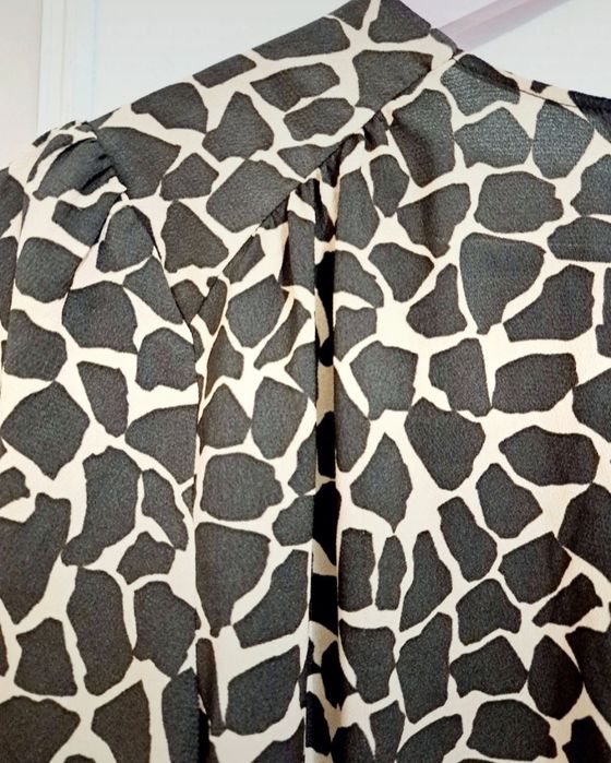 Sukienka, brąz czekoladowy w beżowe cętki, Zara. rozm. S