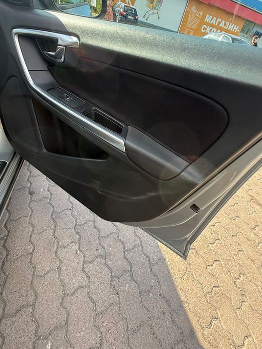 Продам Volvo V60 2012р