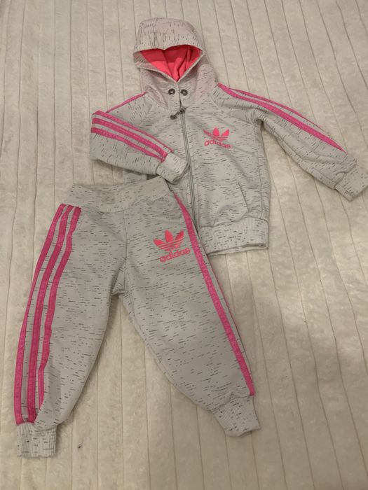 Детский спортивный костюм  adidas на 6-12 мес