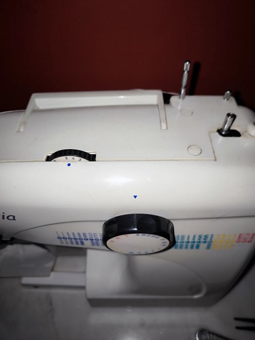 Máquina de costura portátil