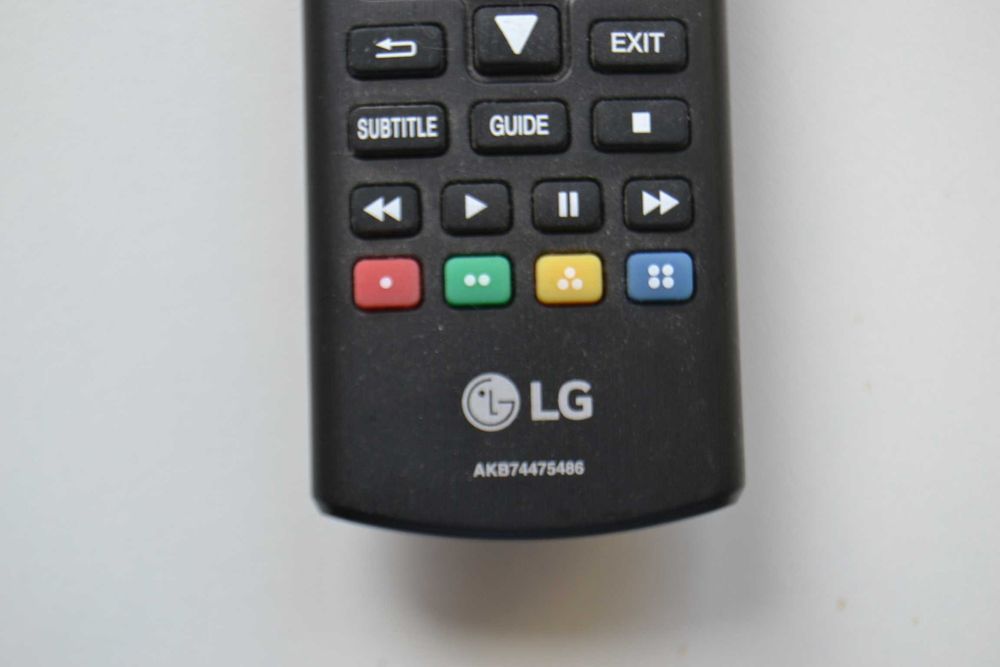 Projetor LG UST PF1000U Curta Distancia para peças, Comando Remoto e Fonte de Alimentação vendidos separadamente