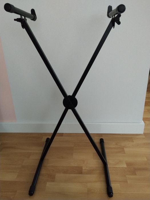 Stojak pod kayboard