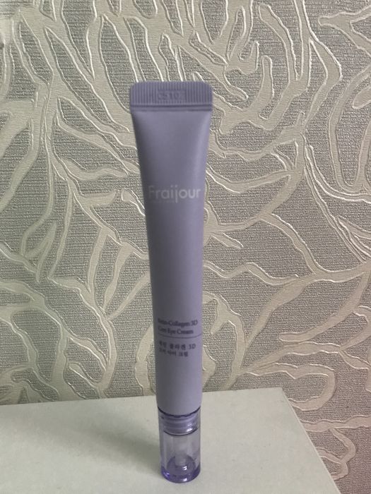 Крем під очі з ретинолом та колагеном