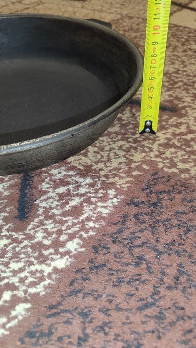 Сковорода чавунна