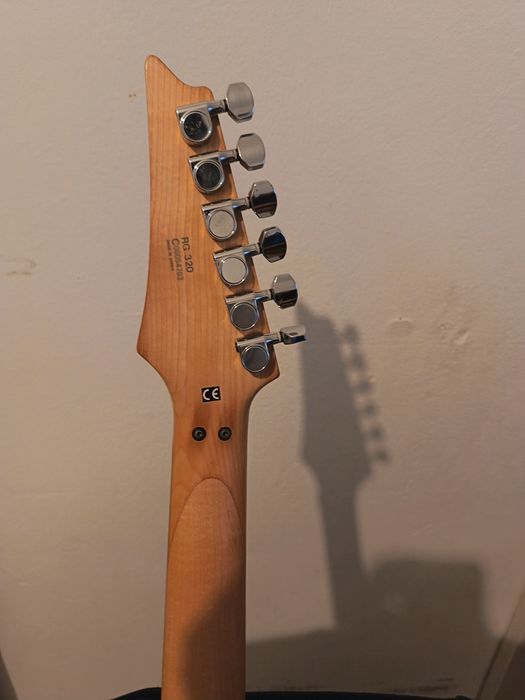 Guitarra Ibanez RG320