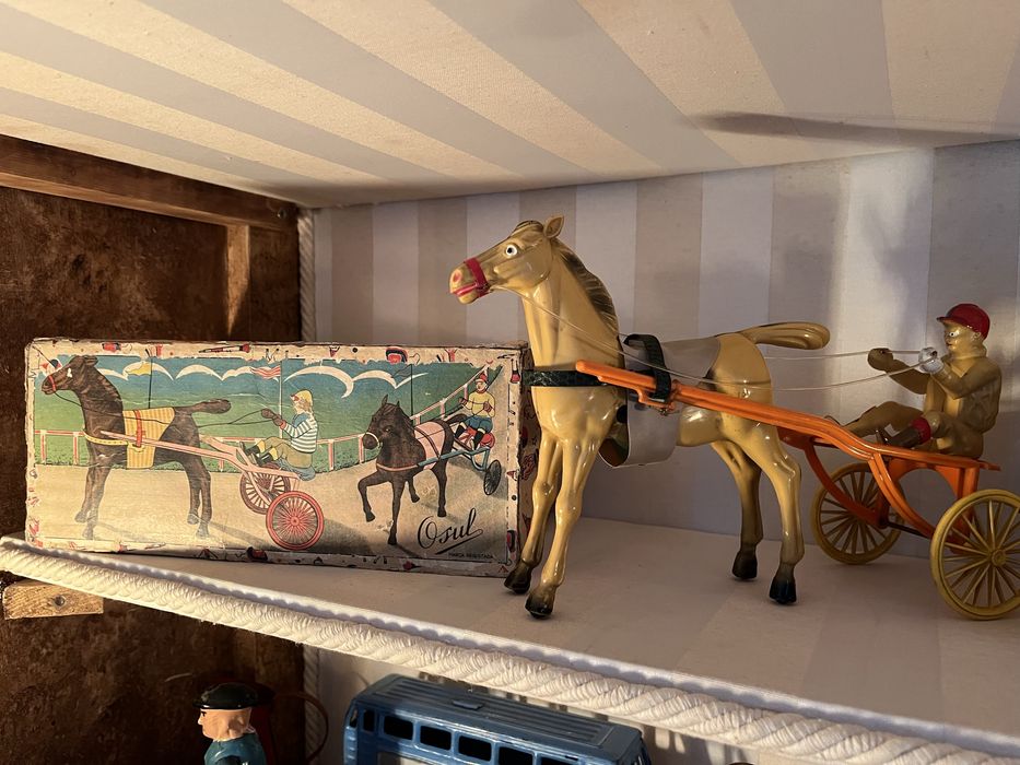 Raro brinquedo OSUL – Cavalo de trote Jockey e caixa Original