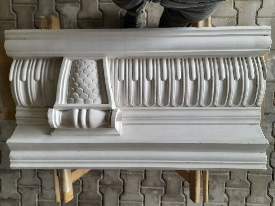 Modelowy element gzymsu