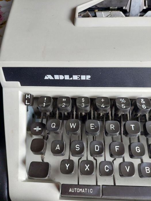 Maszyna do pisania Adler Gabriela 10, japoński producent.