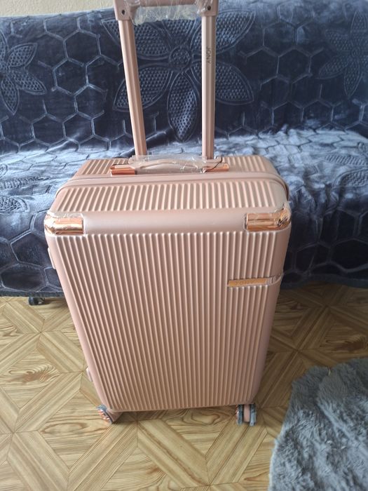 Walizki podróżne na kółkach
