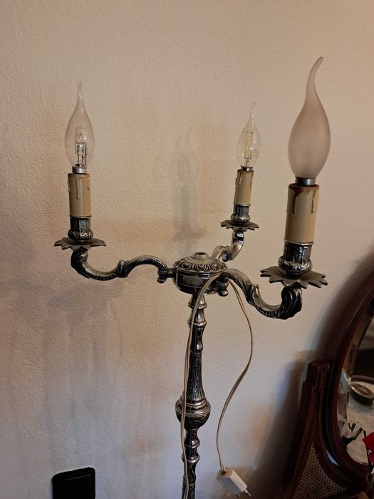 Candeeiro de pé metal